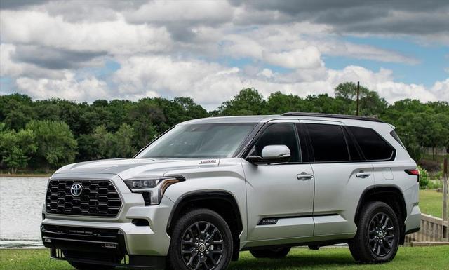 卷疯了，丰田引入“最强SUV”，全球首秀！丰田巅峰设计！