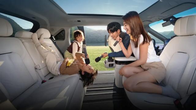 同级无竞品！极氪宝宝巴士、长安版“Cybertruck”上市，贵但也值