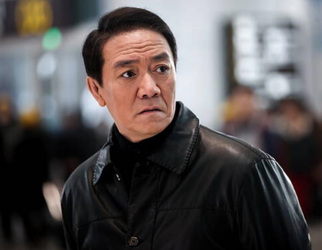 “国家一级演员”李幼斌,出道37年身价千万,出门却开7万国产车