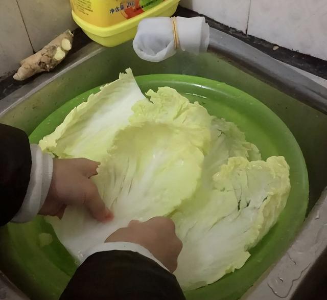 4种蔬菜已被列入“致癌名单”，吃多了会致癌？这些才真的要少吃