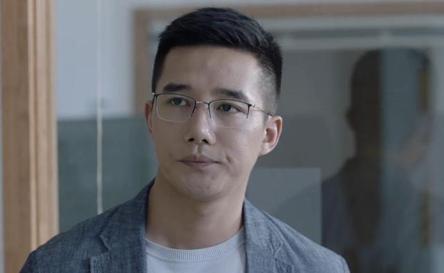 长得不够有星味,演11次主角也没红,今演完《前途无量》终于红了