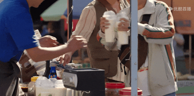 被Anglebaby疯狂示爱,他什么来头?