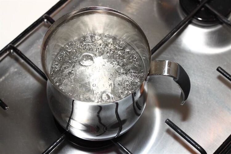 长期喝电热水壶烧的水，不仅损伤神经还致癌？3个建议需要听一听