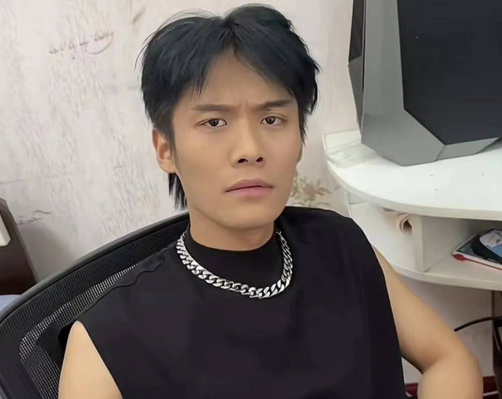 小杨哥粉丝暴跌850万，网红之路还能否重燃希望之火？