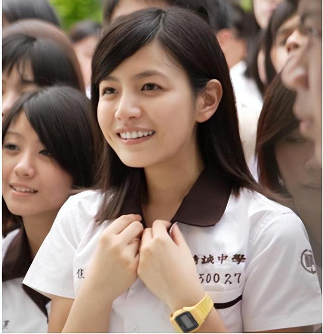 6位没有“上镜脸”的女星,真人惊为天人,荧屏中却平平无奇