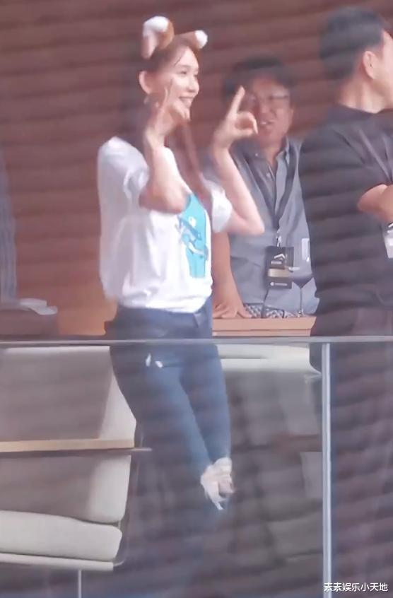林志玲棒球赛开球,在球场上跳舞太可爱,身材比韩国女爱豆还好