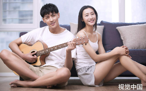 女友耍大牌被网暴却让我背锅，我被黑粉捅死时她另结新欢，重生归来我选择放手，可是这次她却哭着求我原谅