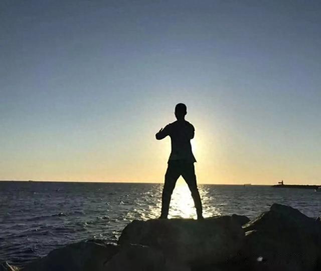 春季浅谈腹式呼吸法练习的注意事项（文末简述太极拳练习的拳理）