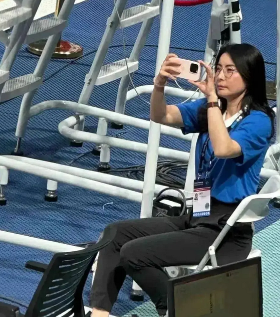 郭晶晶又给霍家长脸了,大佬看到她纷纷起立,网友:这才是大女主