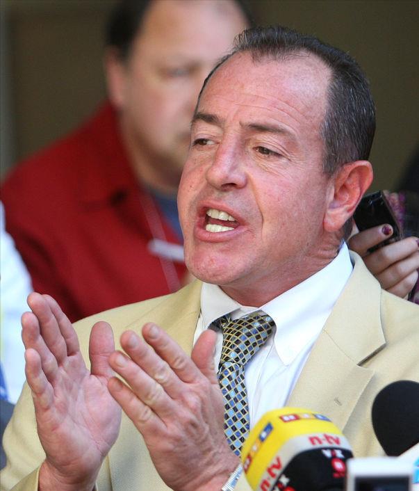 3岁工作、被曝17岁染艾滋、自曝流产史,美“国民闺女”有多开放