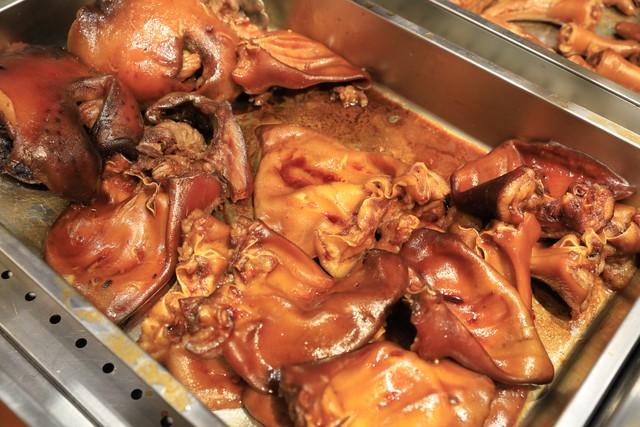 不知道大家发现了没有?熟食店里面卖的猪头肉,价格比什么都坚挺