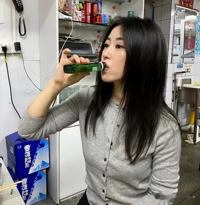 朱珠这位美人靓妻竟在40岁生日当天"喝疯狂"了?