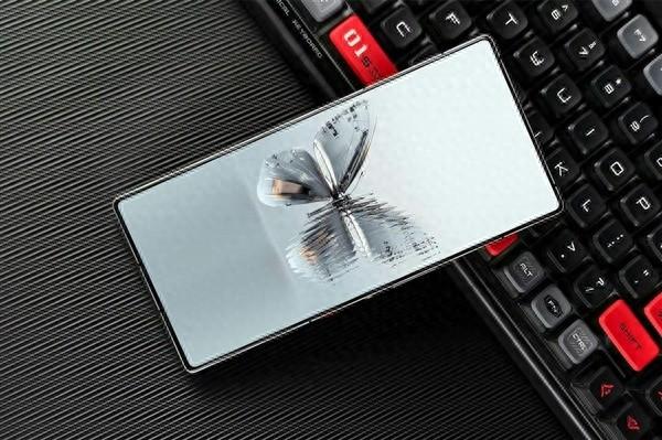 完美全屏+全球性能第一的国产新机发布:价格很感人!