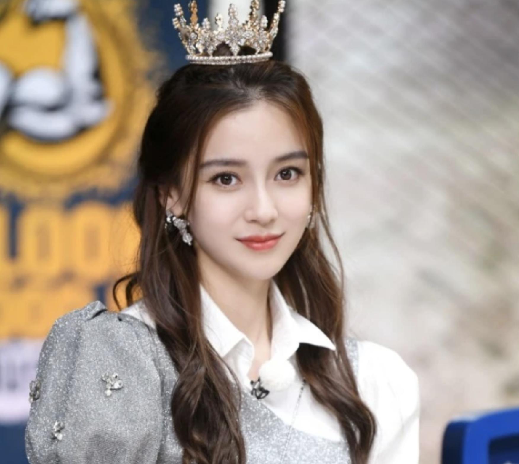 离婚不到2年,没了黄晓明庇护,Angelababy遇上事儿连话都不敢说