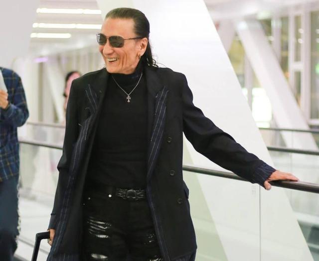 86岁的谢贤再传喜讯?宝刀未老真佩服,连儿子谢霆锋坦言自愧不如