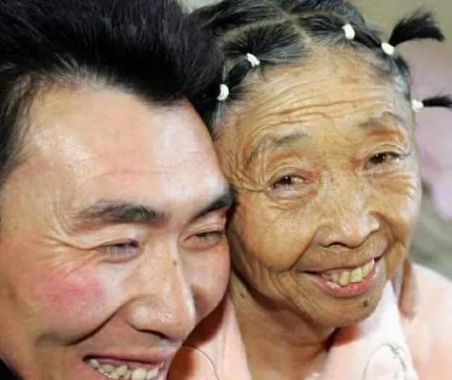 李玉成终于说出实话，公开吐槽马玉琴年纪太大，结婚28年疑似后悔