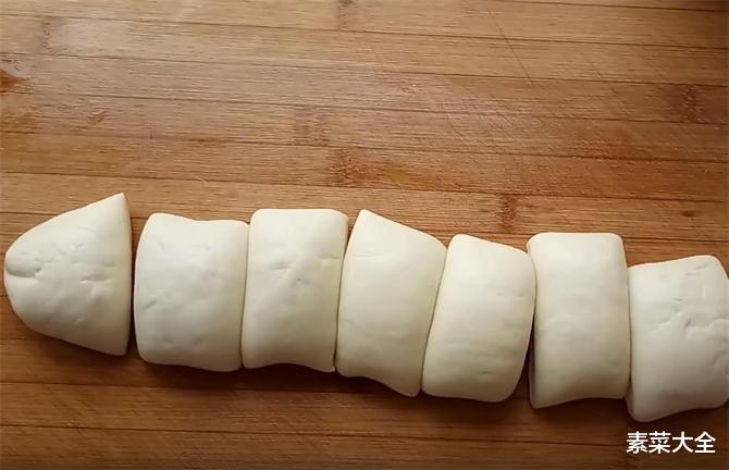 花生和面粉新吃法,一叠一抻,鼓大泡就好,香甜酥脆,做法超简单