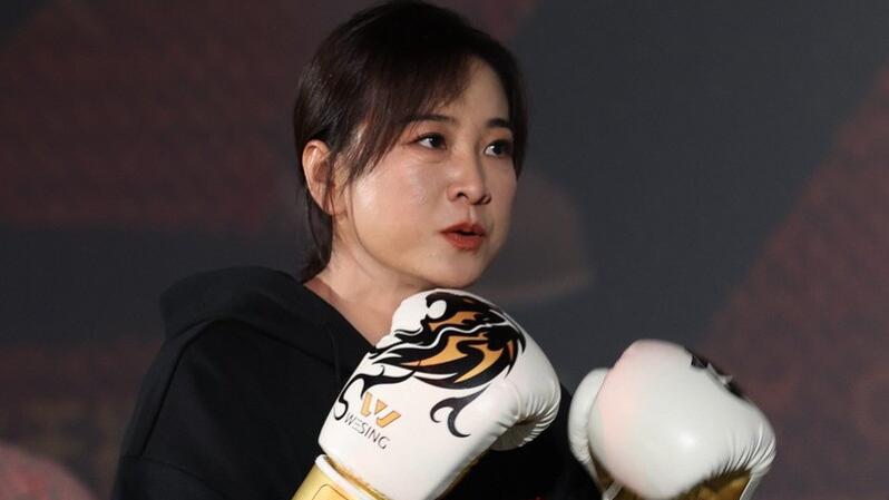 近日，贾玲的新造型在社交媒体上引发了热议！