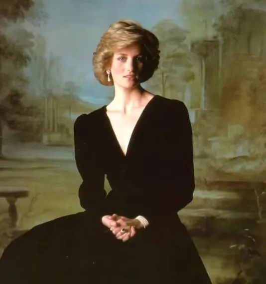 看到顶级富太离婚也要偷拿上亿名画，懂了大S汪小菲的离婚狗血剧？