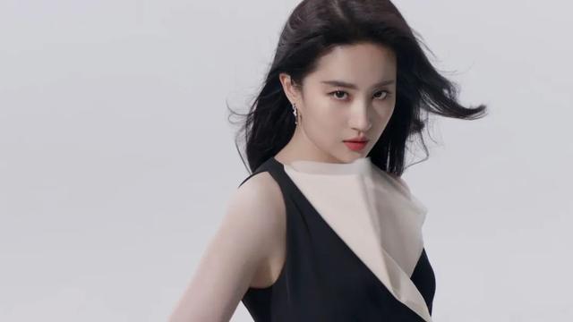 刘亦菲瑞幸咖啡广告拍的跟高奢一样,真高级!硬控30秒~