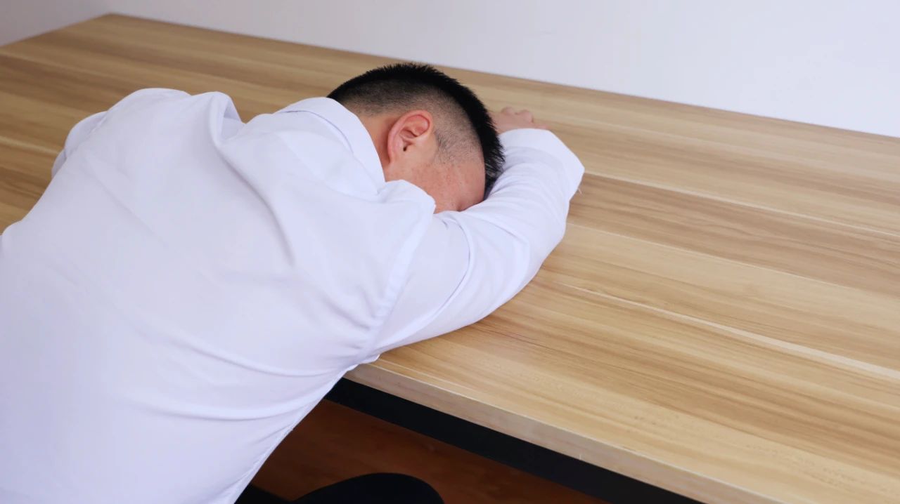 长期吃降压药的人，要随时留意身上这几种异常，别不以为然