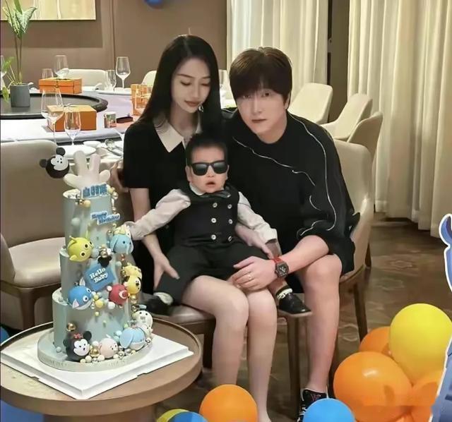 谢霆锋屈尊为90后网红做红烧肉，却遭打脸：很一般！网友揭露真相