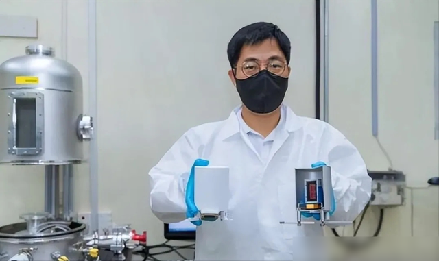 我国推出微型核电池,50年能稳定自发电,装手机上可以无限续航?