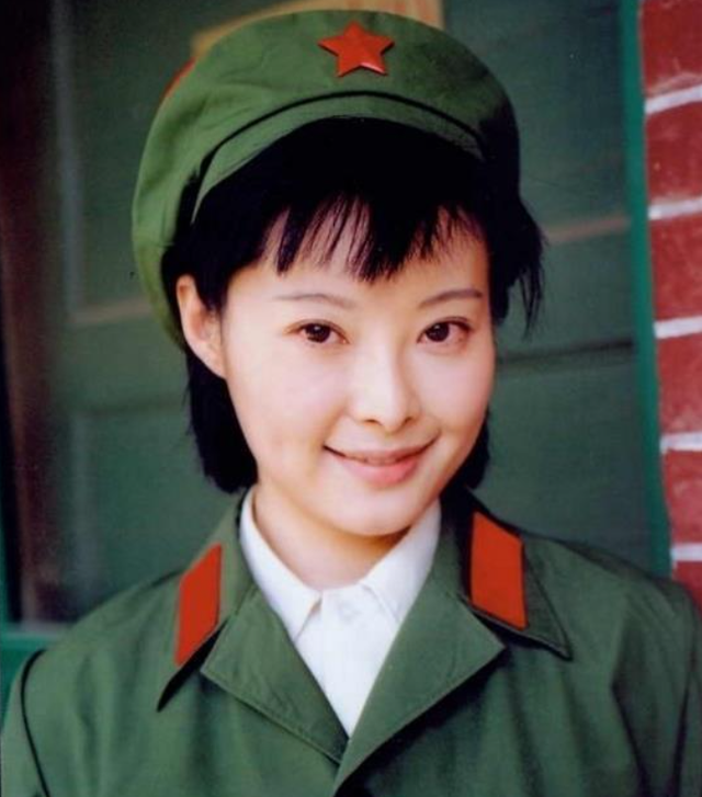 事实证明,当初被嘲“疯女人”的袁立,才是真的“人间清醒”