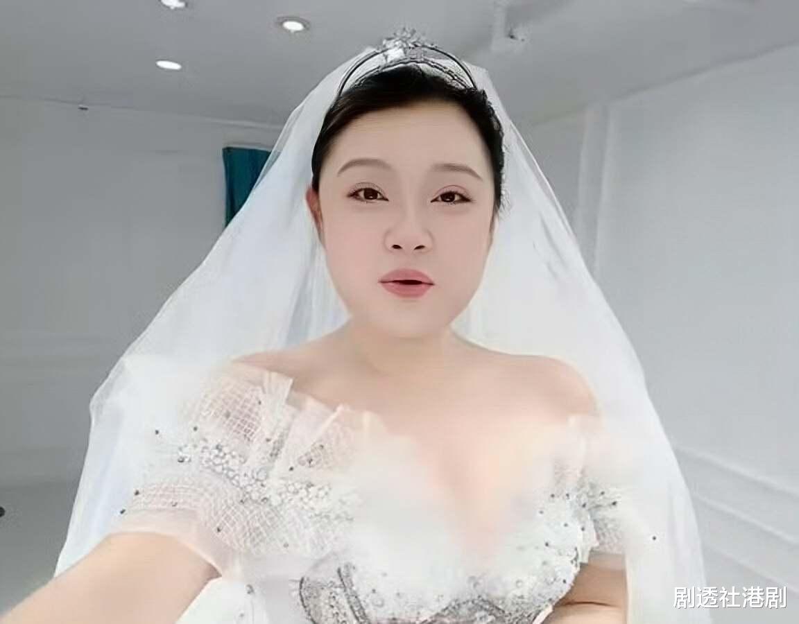 否认吃药！香港知名女星减肥成功告别三高，穿泳装拍杂志封面