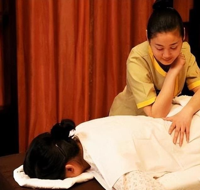 噩耗,31岁女歌手因颈部按摩离世,从瘫痪到离世仅1个月时间