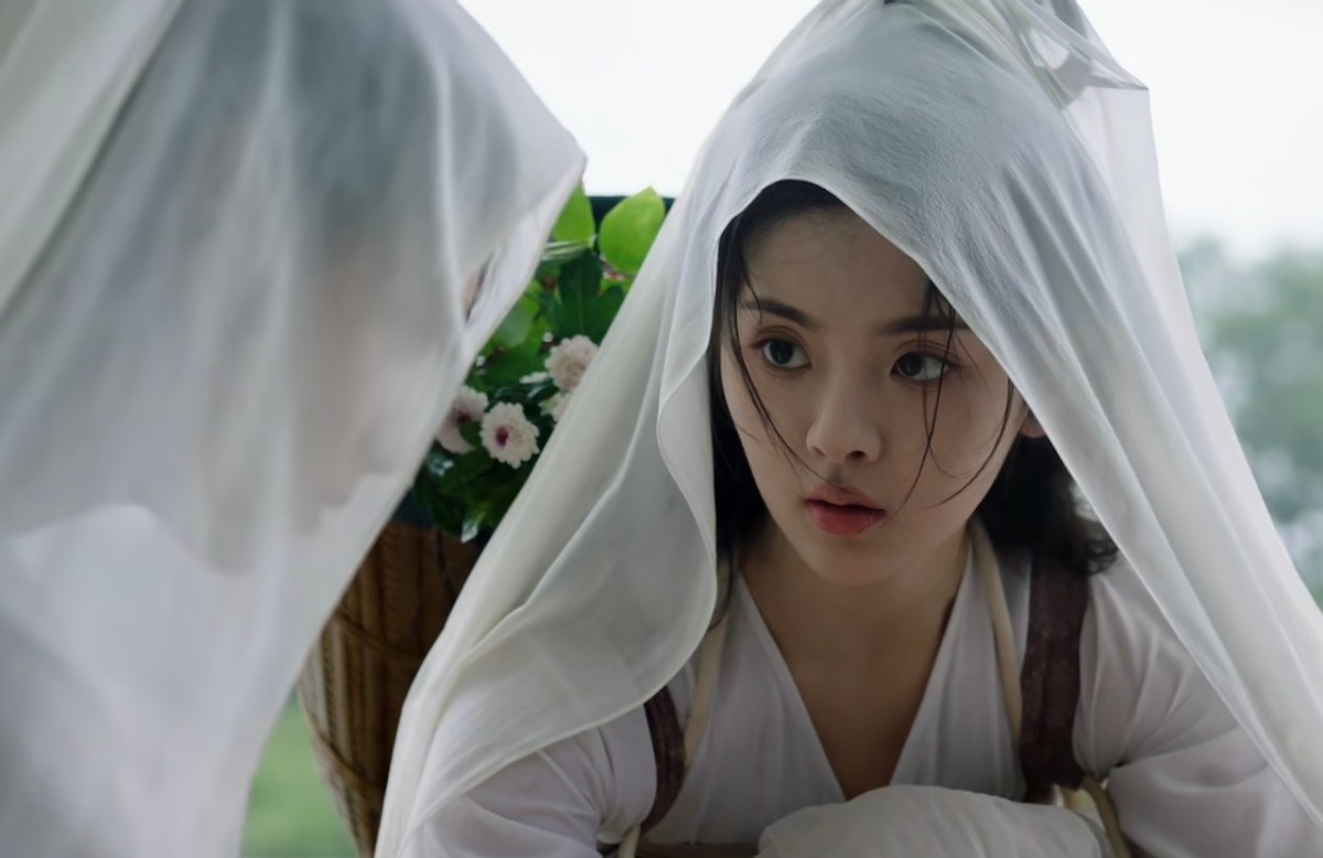 《墨雨云间》:张檬一出场,我才彻底明白,天然脸和科技脸的区别