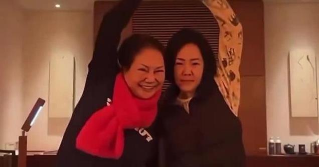 事情真的太反常!看小S的一系列操作,难怪现在被网友骂的这么狠