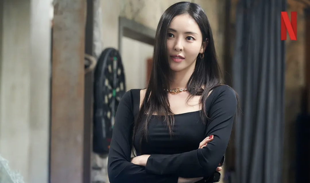 性张力拉满,Netflix新剧真狗血啊