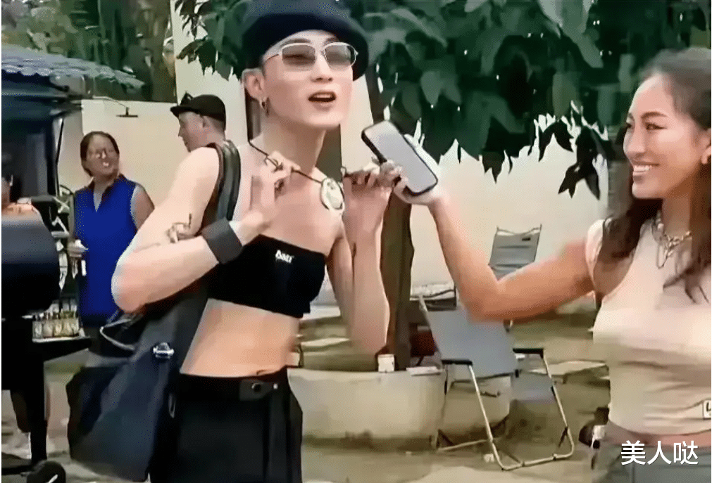 张敏暴大变样!上身只穿“一块布”秀身材,虽干瘪但气质还是很好