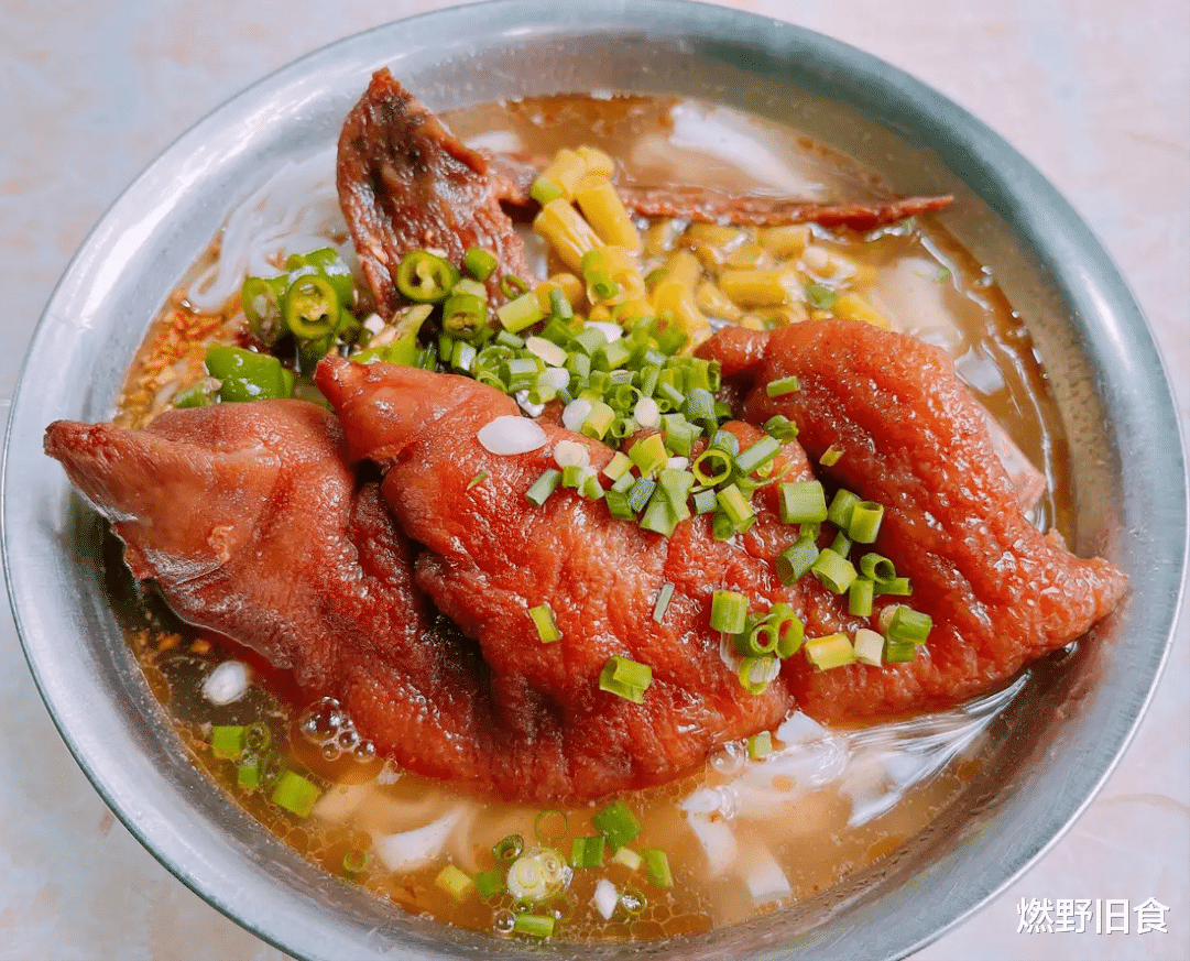 性价比高过三亚，小吃比厦门还多，这个南国小城最适合盛夏逛吃