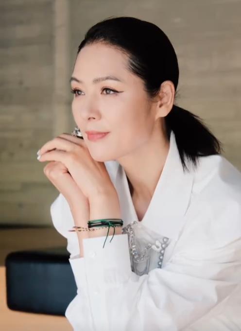 前夫患病手术，小三终身瘫痪，如今才发现，名模马艳丽赢麻了