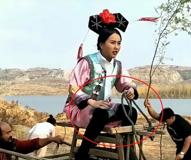 难怪影视剧不敢拍下半身！假骑马，假身高，一个个都“暗藏玄机”