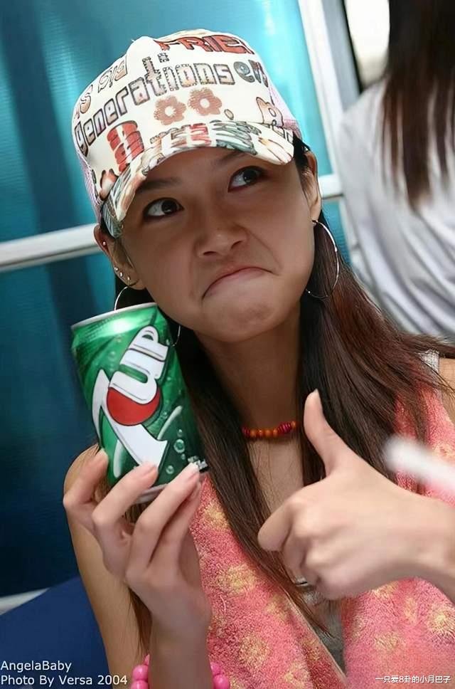 看完她15岁的照片，还敢相信她说没整容吗？网友没那么好骗！