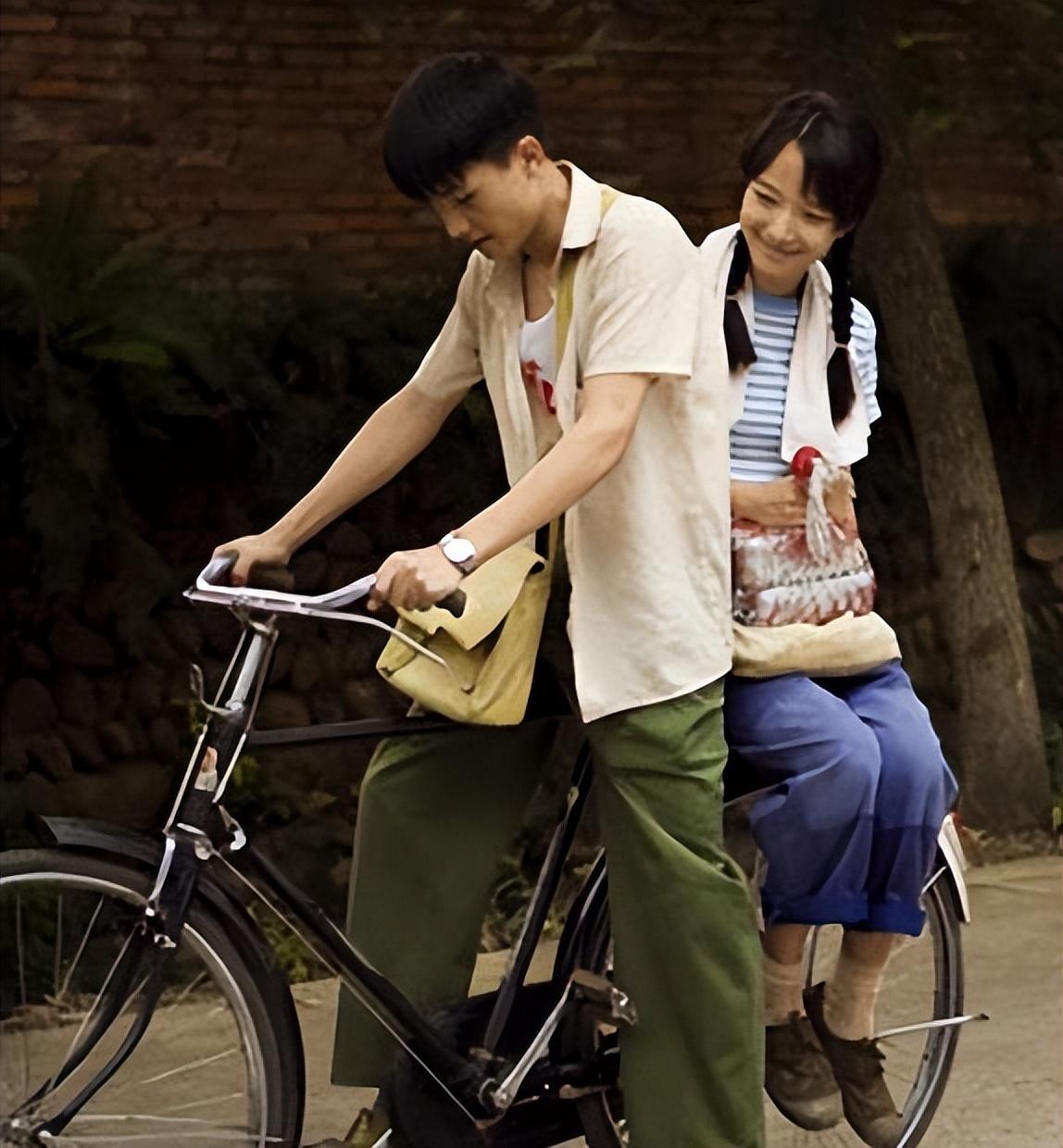 他娶过郝蕾,爱过王珞丹,负了殷桃,没想到与小11岁的她修成正果