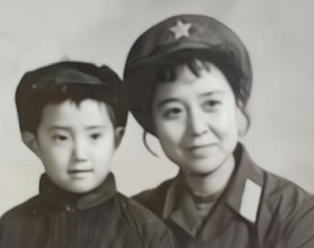 演员冯雷：出演25年反派，46岁无儿无女仍未婚，急坏年迈的父母