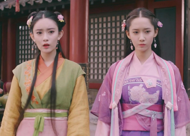 同样是演丫鬟小姐,以前的主仆关系一目了然,现在的是傻傻分不清