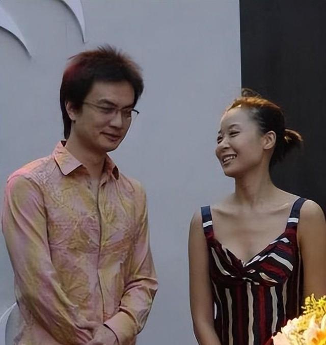 柯蓝:四段情史,2次“小三”,52岁还单身的她,成了人生赢家