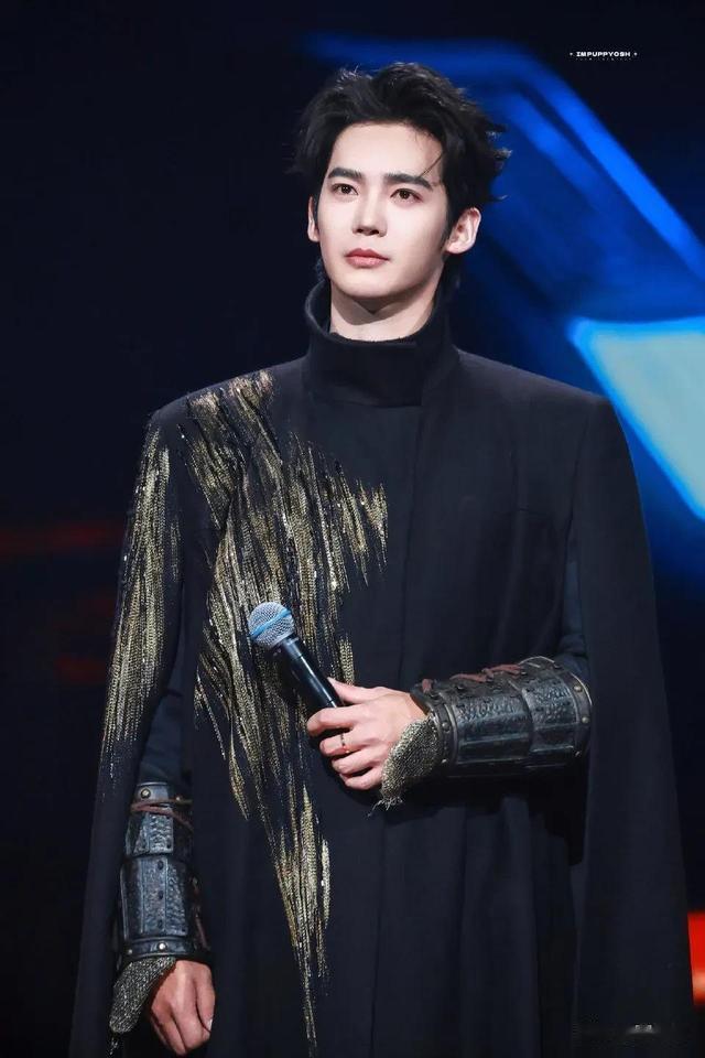 跨年晚会一夜，最帅男艺人洗牌，酷盖登顶，于适第9嘉伦第8李现6