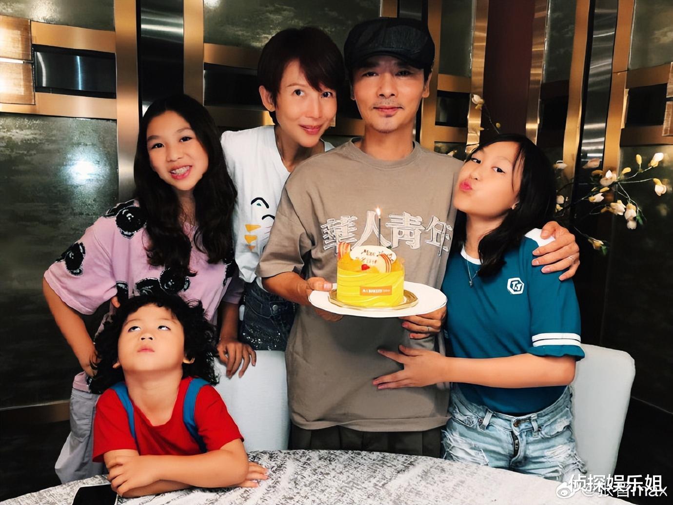 蔡少芬见证女儿小学毕业！母女开心同框，包子身高出众长得像妈妈