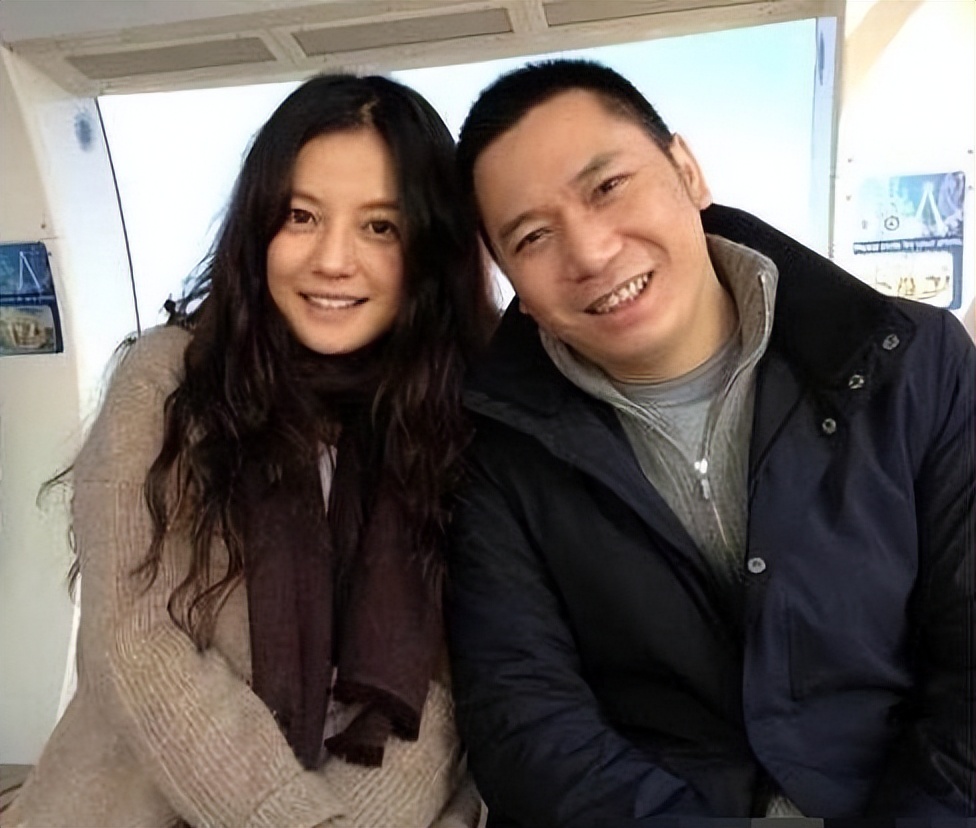 赵薇官宣离婚,与黄有龙已分开多年,删除所有相关动态