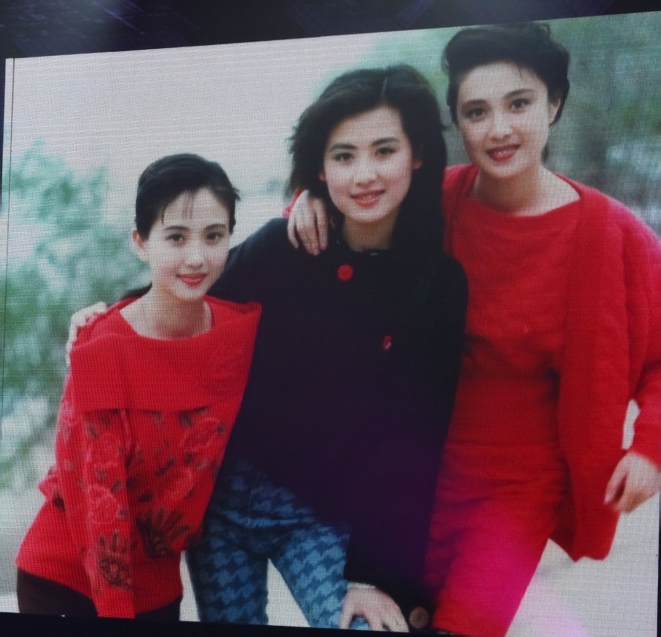 看了新《红楼梦》才知,北影版才叫美女如云,连陈红都只能演丫鬟