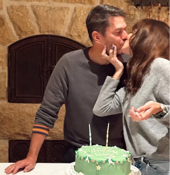 梅根与哈里王子感恩节庆祝活动后的温馨室内新照片曝光