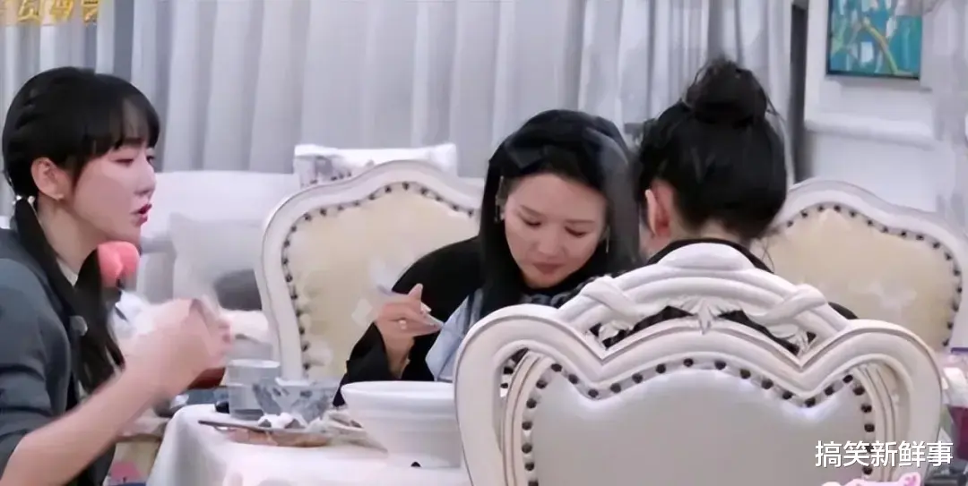 44岁柳岩为何单身？看完她的独居生活，我立刻就明白了