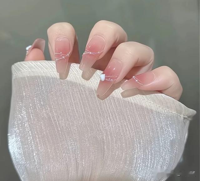 火遍全网的美甲爆款!