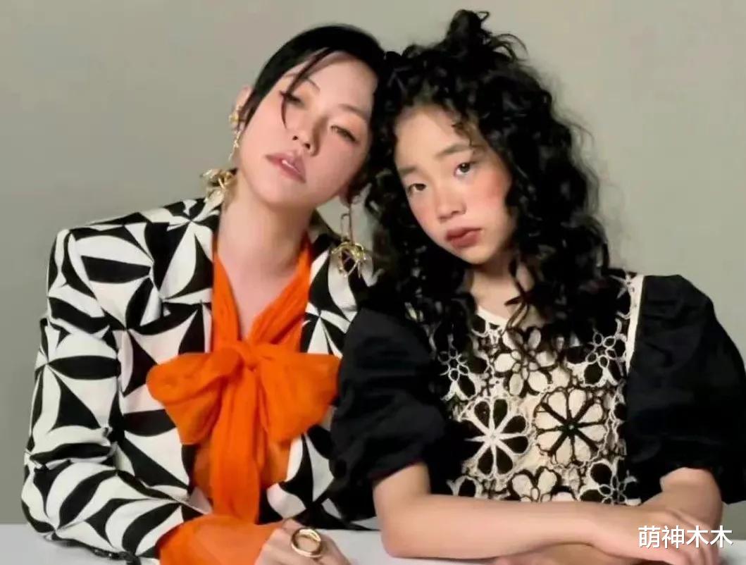 小S三女儿画作参展,台娱圈艺人狂赞“女性意识”,网友吐槽硬捧